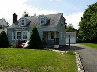 53 Stonehouse Rd, Trumbull, CT 06611