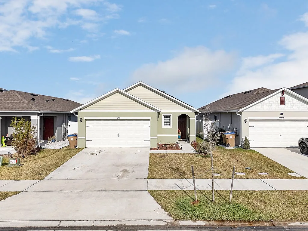3 bed, 1504 sqft, $2,500 — Photo 1