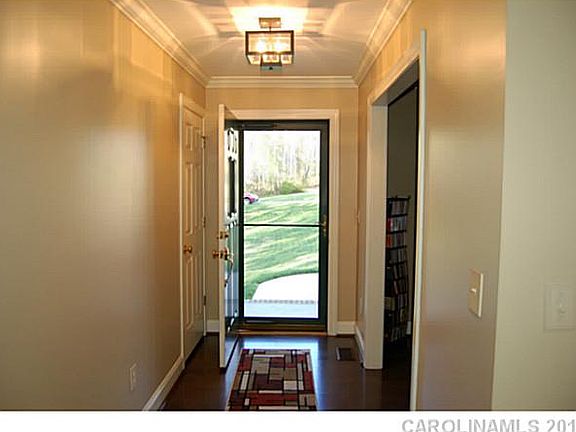 4th image of 1197 Stowehill Ln