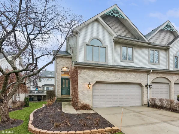 131 Schiller Pl, Itasca, IL 60143