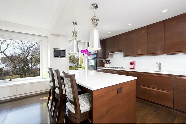 Sold by Stribling | media 12