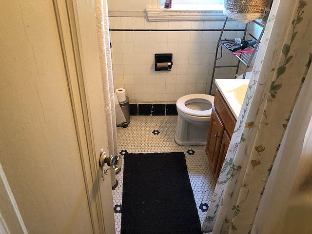 2nd image of 1820 Commonwealth Ave APT 31