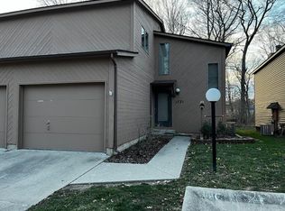 1721 Earthstone Dr, Valparaiso, IN 46383