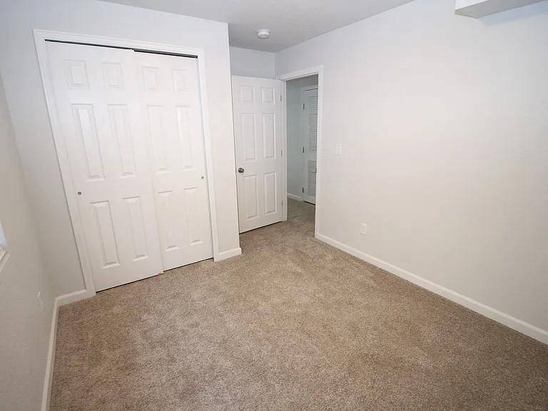 943 E Moreno Ave — Photo 21