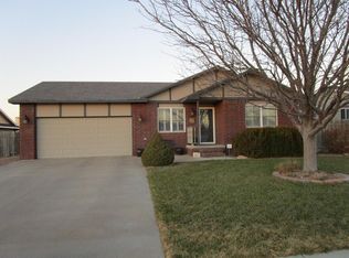 913 Amy St, Garden City, KS 67846