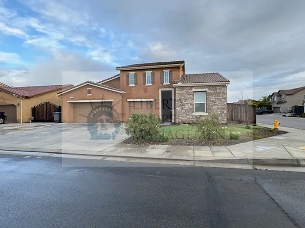 4071 Wrenwood Ave, Clovis, CA 93619