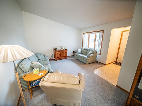 2nd image of 2104 McQuillan Ct SE