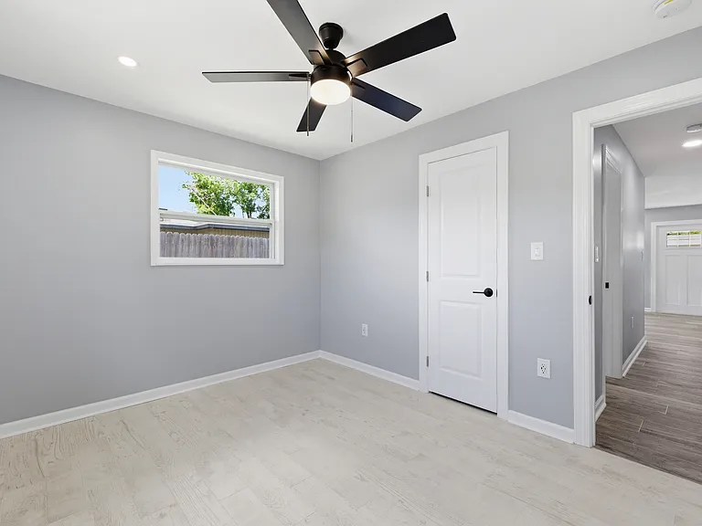 Bedroom 2 - Alternate angle