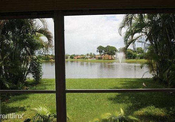 Jupiter Village Ptio TheShattowGroup