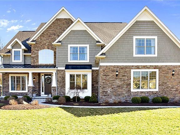 2nd image of 3195 Oakmont Cir