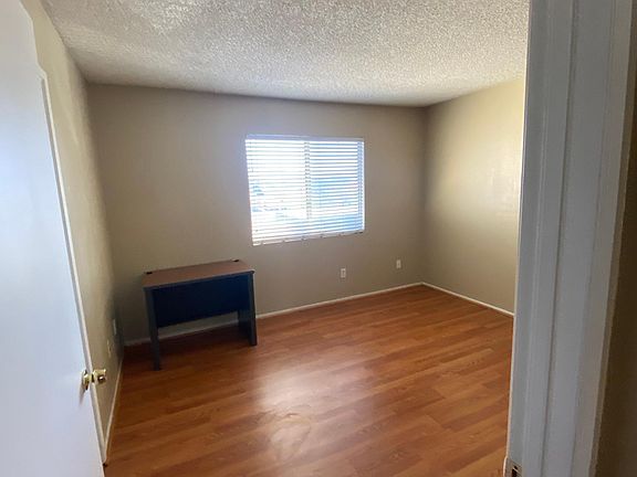 4th image of 1025 N Tippecanoe Ave Unit 239