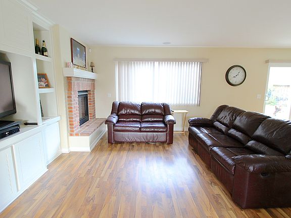 Family room. 
