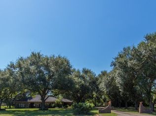 1004 Redberry Hill Rd, Baytown, TX 77521