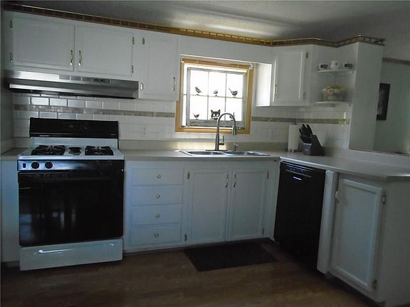 5th image of 7 Aspen Ln