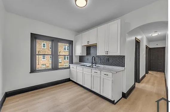2 bed, $950 — Photo 1