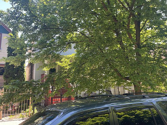 5th image of 3751 W Lyndale St