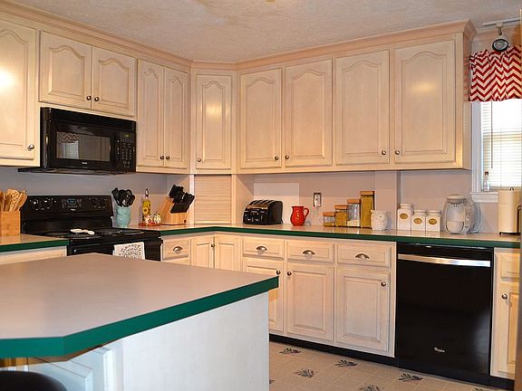 5th image of 134 Starmont Dr