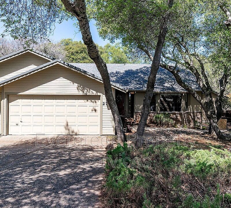 1st image of 2749 Sandhurst Dr
