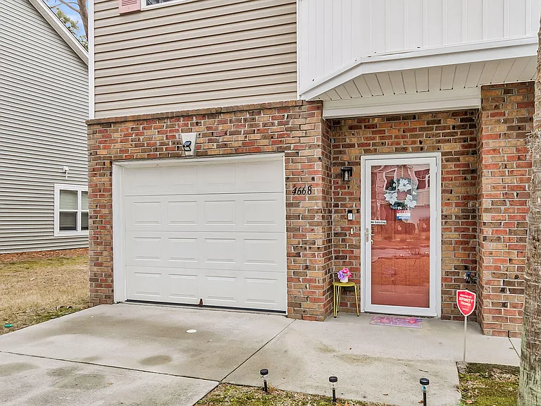 4668 Palm View Cir — Photo 21