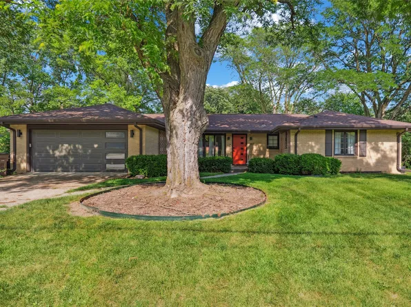 1817 75th St, Windsor Heights, IA 50324