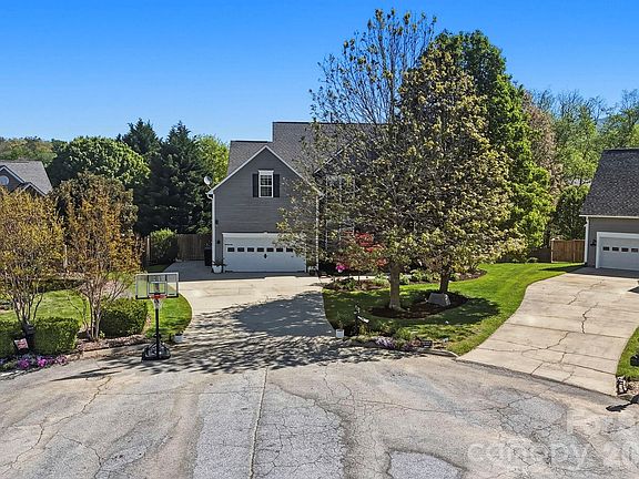 2nd image of 497 English Oak Rd