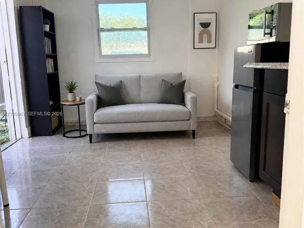 10800 NW 22nd Ct, Miami, FL 33167