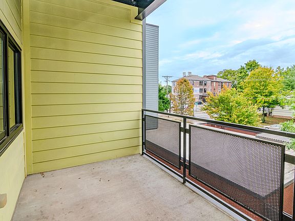 5th image of 350 E Short St #309
