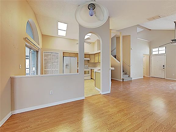 5th image of 163 Dalton Dr