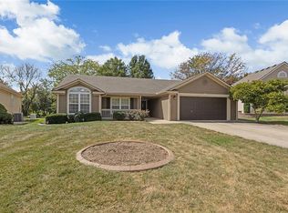 1907 Meadowlark Dr, Raymore, MO 64083