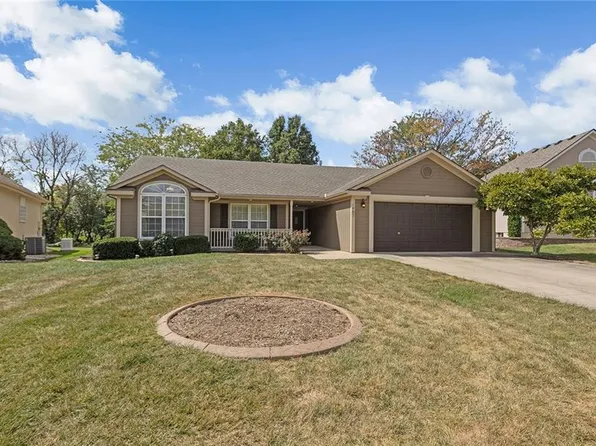 1907 Meadowlark Dr, Raymore, MO 64083