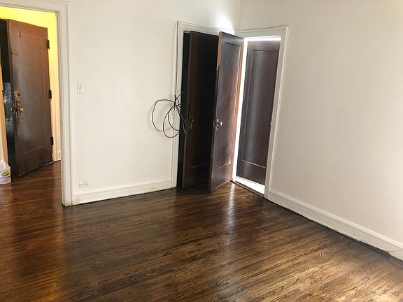 4th image of 8151 S Crandon Ave #1