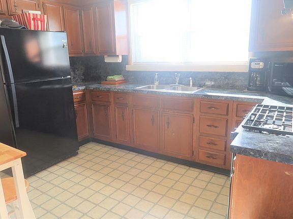 5th image of 1718 Rosemont Ave