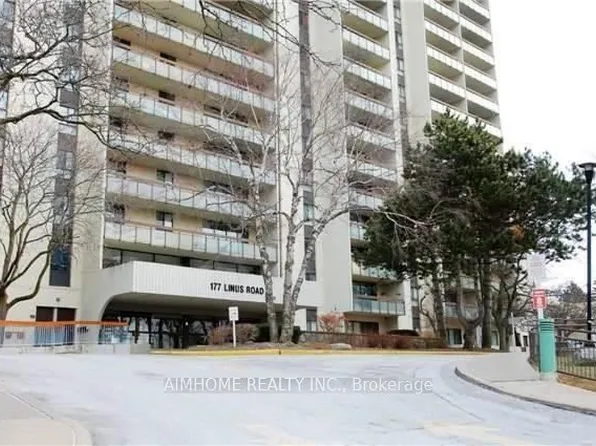 177 Linus Rd #812, Toronto, ON M2J 4S5