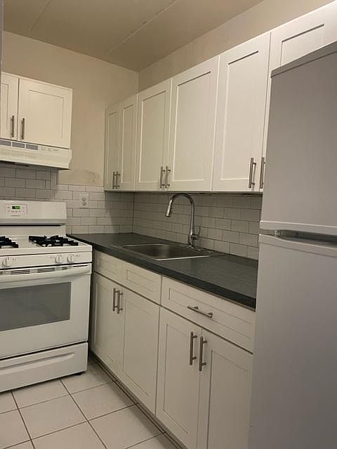 1st image of 110 N 3rd Ave #4X