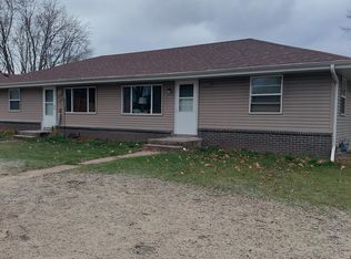 307 4th St NW, Braham, MN 55006