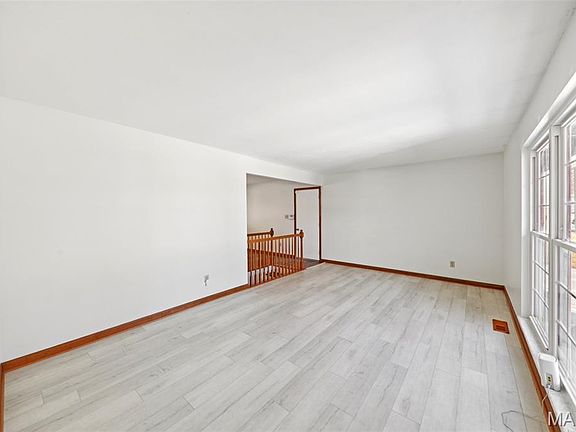 3rd image of 2531 Wesglen Estates Dr