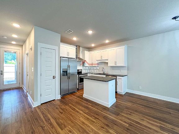 2nd image of 230 N De Villiers St