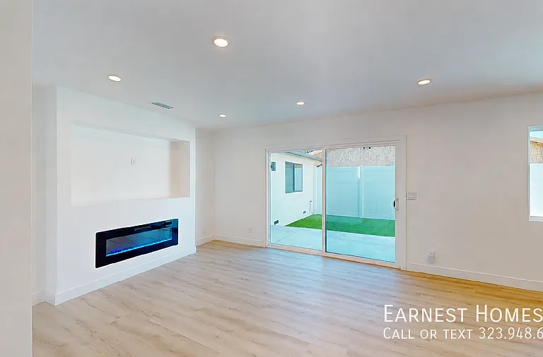 16701 Chatsworth St — Photo 6