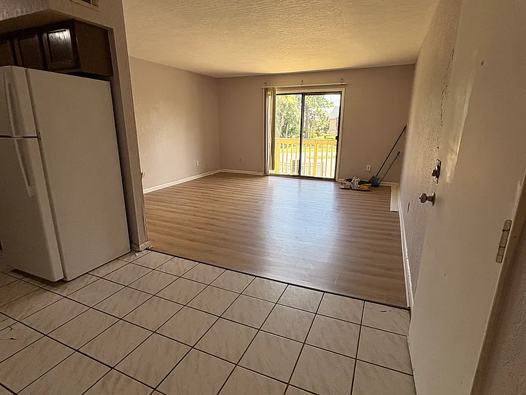 2101 Forest Knoll Dr NE #208 — Photo 3