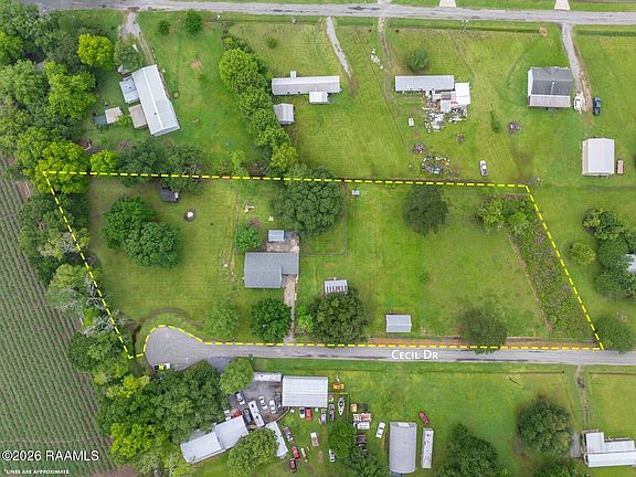 4th image of 1030 Cecil Dr
