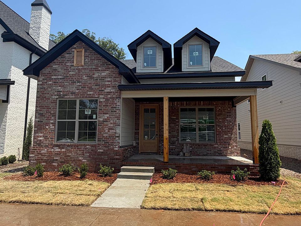 1st image of 424 Gardens Ln