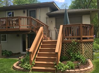 1122 Bangor Rd, Waterford, MI 48328