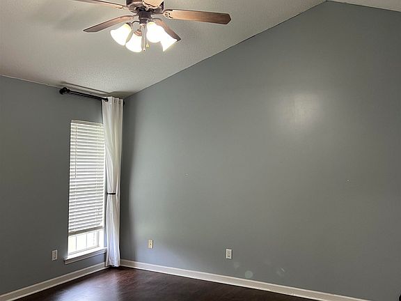 4th image of 9837 Oldham Dr