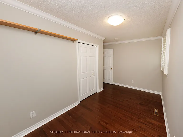 2694 Constable Rd #UPPER — Photo 23