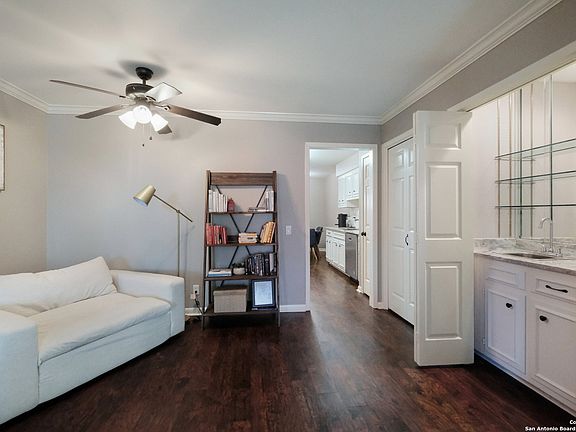 4th image of 8415 FREDERICKSBURG RD #1001