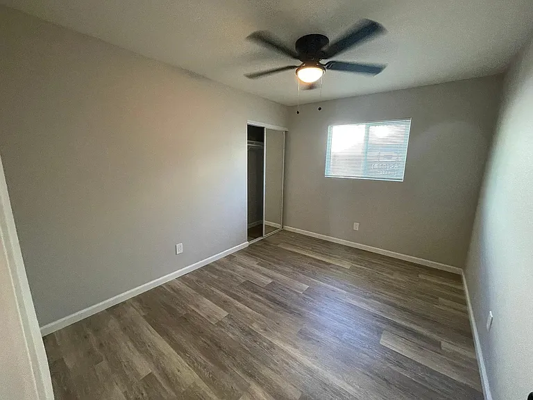 4037 Van Dyke Ave #B — Photo 14