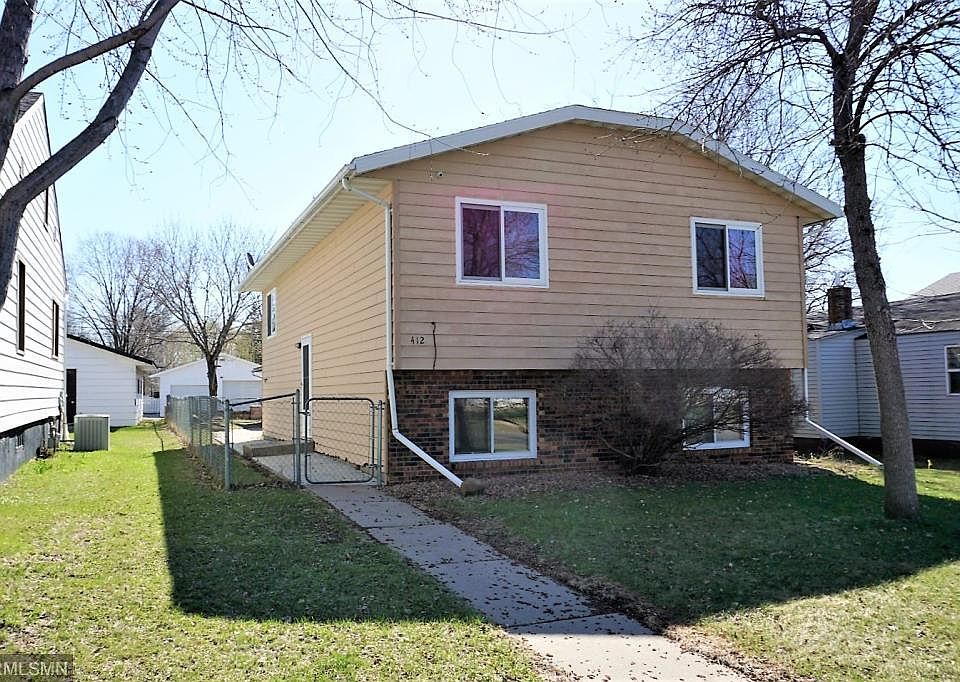 1st image of 412 32nd Ave N