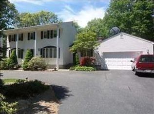 4 Stonybridge Dr, Lincoln, RI 02865