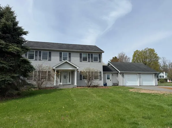 55 2nd St, Port Kent, NY 12975
