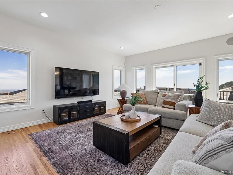 561 Ridgeside Dr — Photo 12